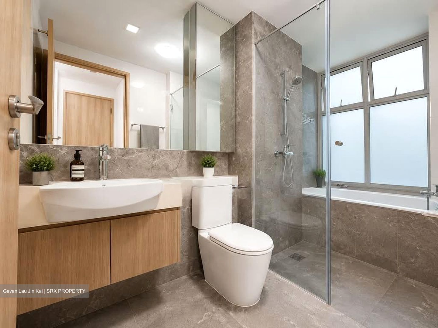 Caspian (D22), Condominium #559250511